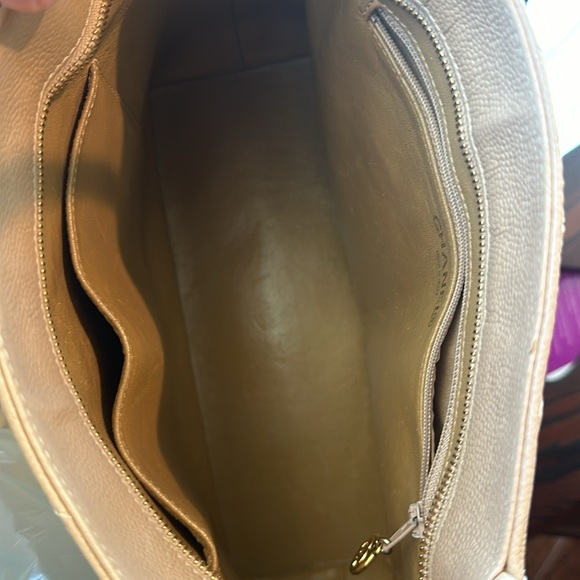 Authentic Chanel Caviar Leather Medallion Tote Quilted Reprint Shoulder Bag CC - Picture 4 of 7